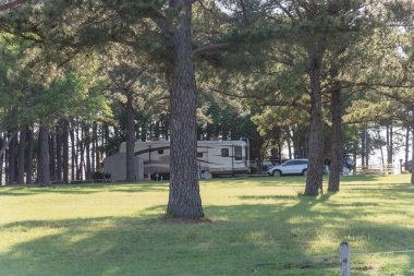 Dallas, Teksas yakınlarındaki eğlence araçları Rv ve kamp parkı