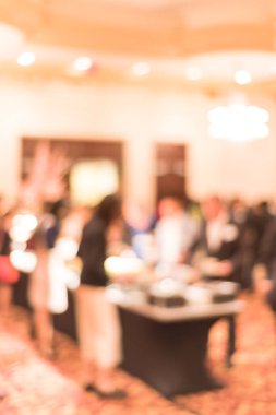 Bulanık arka plan farklı insanlar Amerika'da otel büfe catering gıdalar seçerek