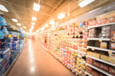 Amerikan bakkal bulanık arka plan kahve ve çay seçimi