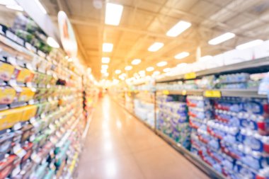 Amerikan bakkal bulanık arka plan kahve ve çay seçimi