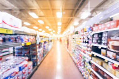 Amerikan bakkal bulanık arka plan kahve ve çay seçimi