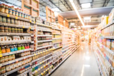 Amerikan bakkal çikolata ve toplu şekerbulanık arka plan çeşitli