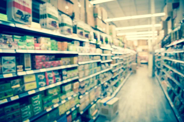 Imagen filtrada fondo borroso hierbas secas y condimentos en el supermercado asiático en Estados Unidos —  Fotos de Stock