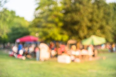 Bulanık arka plan sakini Houston, Amerika'da yerel parkta Barbekü ve kamp keyfini çıkarın