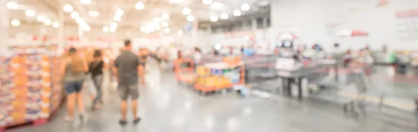 Panoráma elmosódott háttér elfoglalt Checkout vonal nagykereskedelmi nagy-box Store-Amerikában — Stock Fotó