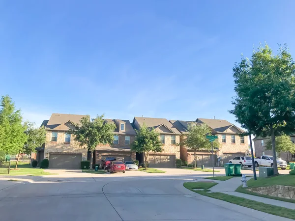 Новый жилой район в пригороде Далласа, Техас — стоковое фото