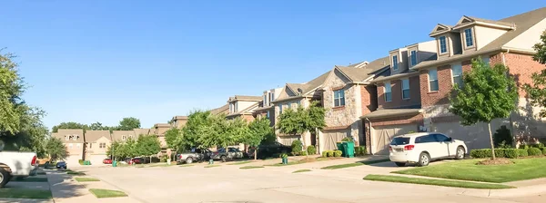Vista panorámica del nuevo vecindario establecido en las afueras de Dallas, Texas — Foto de Stock
