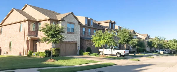 Vista panorámica del nuevo vecindario establecido en las afueras de Dallas, Texas — Foto de Stock