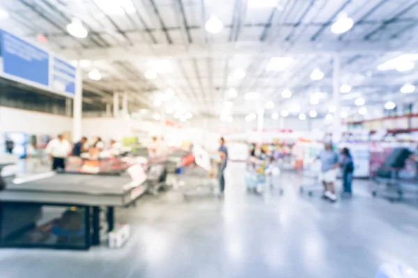 Blurry background busy checkout line at wholesale big-box store in America — Stock Photo, Image