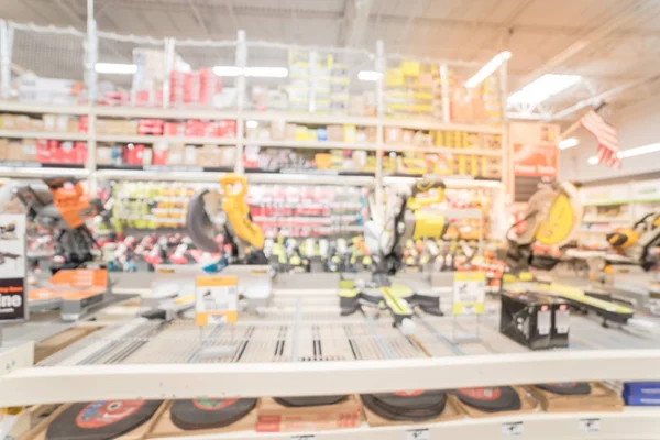 Sfocato sfondo varietà di utensili elettrici a casa negozio di miglioramento americano — Foto Stock