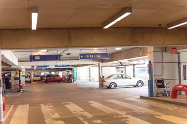 Modern garajda gerçek zamanlı ultrasonik Led yönü ile 2 saat park sınırlaması