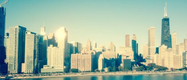 Sabah sonbahar ışığı ile Michigan gölünden Panoramik üst görünüm Chicago gökdelenler