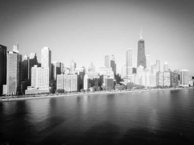 Filtrelenmiş görüntü üst sabah sonbahar ışığı ile Michigan gölüchicago gökdelenler görünümü