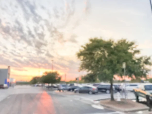 Fond flou garage extérieur avec beau nuage de coucher de soleil près de Dallas — Photo