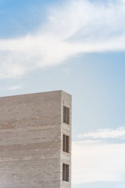 Teksas, ABD'de yapım aşamasında olan yeni apartmanın asansör kulesinin yukarı görünümü