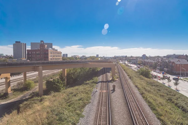 Chinatown cerca del centro de Chicago vista desde el tren del sistema de tránsito rápido — Foto de Stock