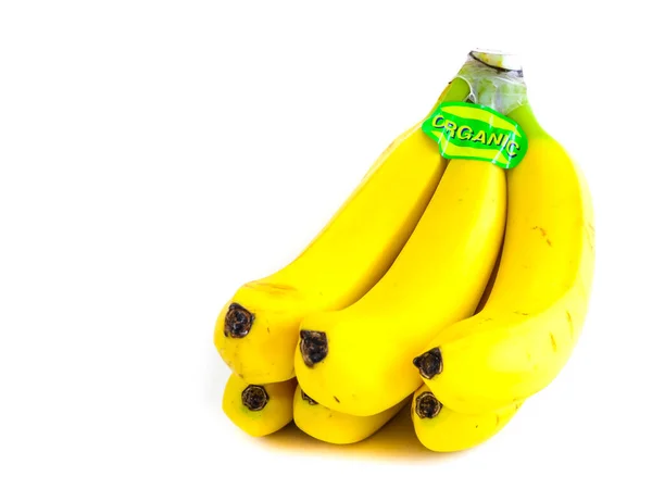 Studio Shot Bio-Bananen-Cluster isoliert auf weiß — Stockfoto