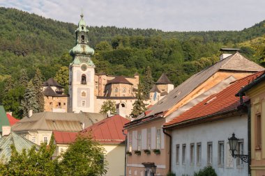 Banska Stiavnica, merkezi Slovakya evlerde eski Kalesi