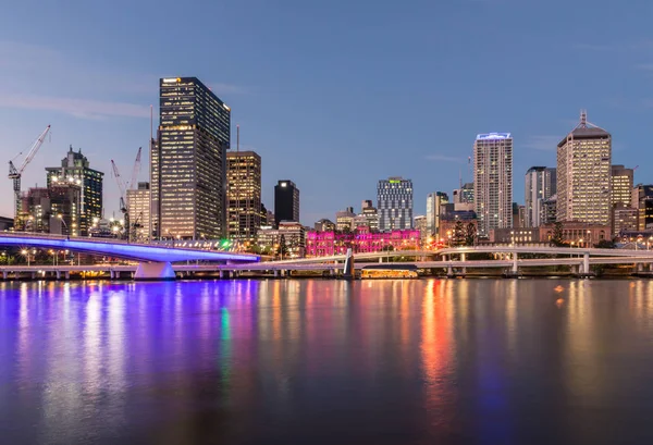 Brisbane Skyline Met Victoria Bridge Brisbane River Nachts — Stockfoto