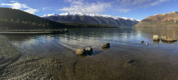 Панорамный Вид Озеро Rotoiti Диапазоном Saint Arnaud Национальном Парке Нельсон — стоковое фото