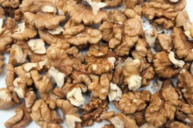 ceviz çekirdeği ve ceviz.