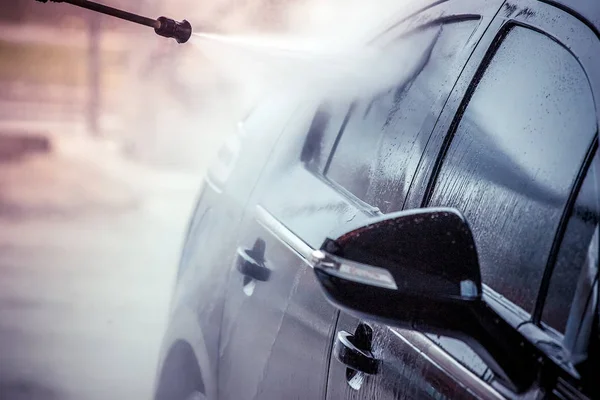 Mycie Samochodów Czyszczenie Samochodu Przy Użyciu Wody Wysokociśnieniowej — Zdjęcie stockowe