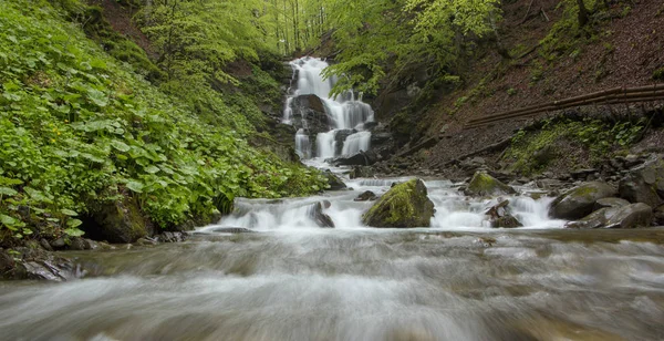 Schiffswerft - einer der schönsten und vollständigsten Wasserfälle — Stockfoto