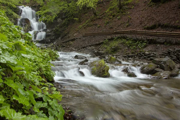 Shipot Shipit - salah satu yang paling indah dan air terjun yang paling penuh — Stok Foto