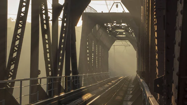 Railway Bridge Morning Fog Smoke Which Rays Sun Shine Background — Stock Photo, Image