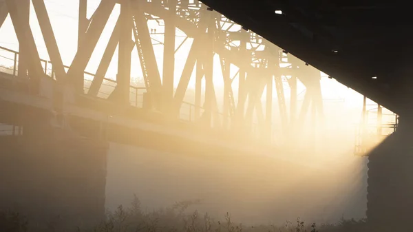 Railway Bridge Morning Fog Smoke Which Rays Sun Shine Background — Stock Photo, Image