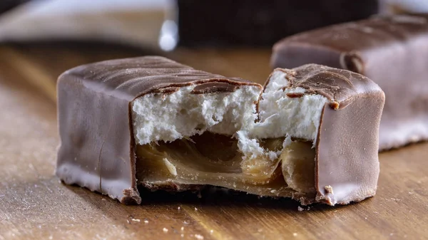 Doces Chocolate Fundo Madeira Fechar — Fotografia de Stock