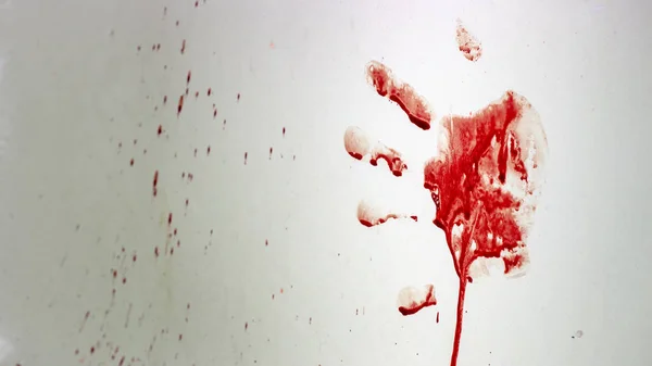 Красный Отпечаток Окровавленной Ладони Белом Фоне Вблизи — стоковое фото