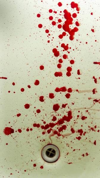 Кухонная раковина с кровью на Хэллоуин
