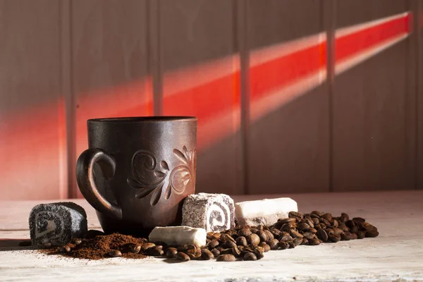 Tasse Kaffee Und Süßigkeiten Türkisches Vergnügen Auf Weißem Tisch Aus — Stockfoto