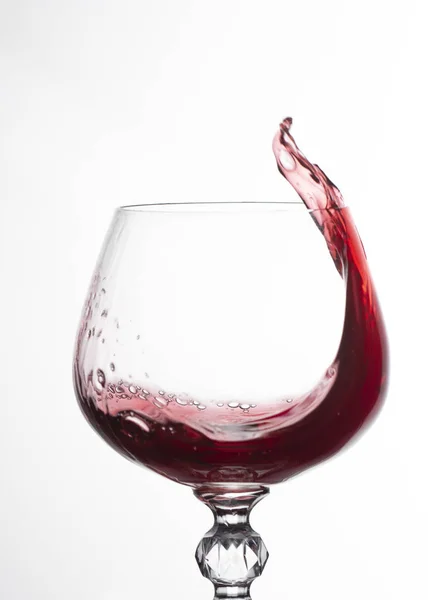 Ein Glas Weißwein Auf Weißem Hintergrund Nahaufnahme Stillleben Bild — Stockfoto