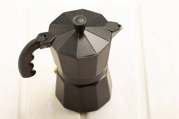 Cafetière Italienne Noire Sur Fond Blanc Bois Wiev — Photo