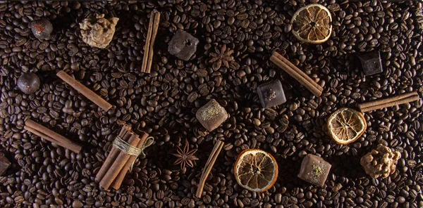 Шоколадні Шматочки Кавові Зерна Крупним Планом — стокове фото