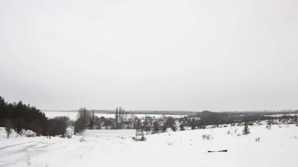 Vinterlandskap Med Snö Täckta Landsbygden Snötäckta Landsbygden Fält Bakgrund — Stockfoto