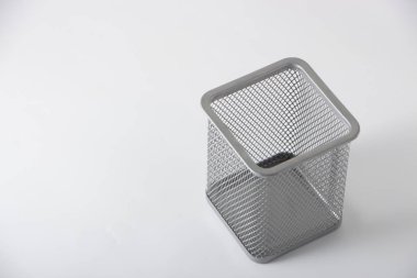 Boş tutucu Kupası kalemlerin beyaz arka plan üzerinde Kapat