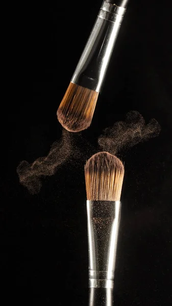 Powder Splash Brush Makeup Artist Beauty Blogger Black Background — Stock Photo, Image