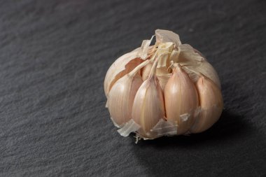 Natürmort sarımsak kayrak altlığı başkanları