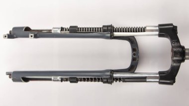 Bisiklet çatal bölümünde, tüm bileşenleri görebilirsiniz