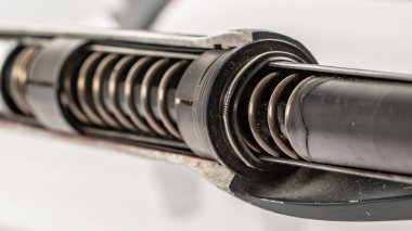 Bisiklet çatal bölümünde, tüm bileşenleri görebilirsiniz