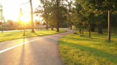 4k ıssız sokaklar, sabah Bucha 'nın taze Central Park' ı.