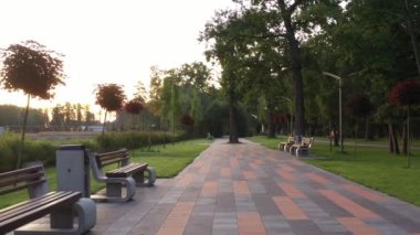 4k ıssız sokaklar, sabah Bucha 'nın taze Central Park' ı.