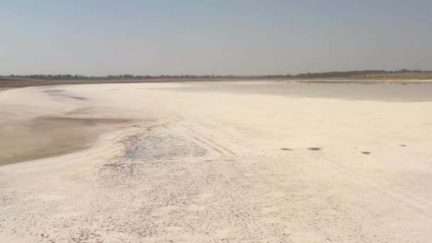 La superficie del lago de sal Tuzla en la región de Mykolaiv, Ucrania. Vista desde el dron — Vídeos de Stock