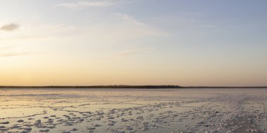 Akşam, tuz gölü drone görünümünde