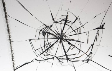 Beyaz arkaplan dokusunda kırık cam.