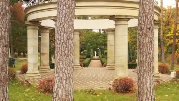 Giardino alla francese 4k nel parco cittadino centrale di Buchan. Un capolavoro di arte topiaria . — Video Stock