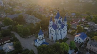 Kamianets-Podilskyi şehrinin eski, turist kısmının havadan görünüşü.